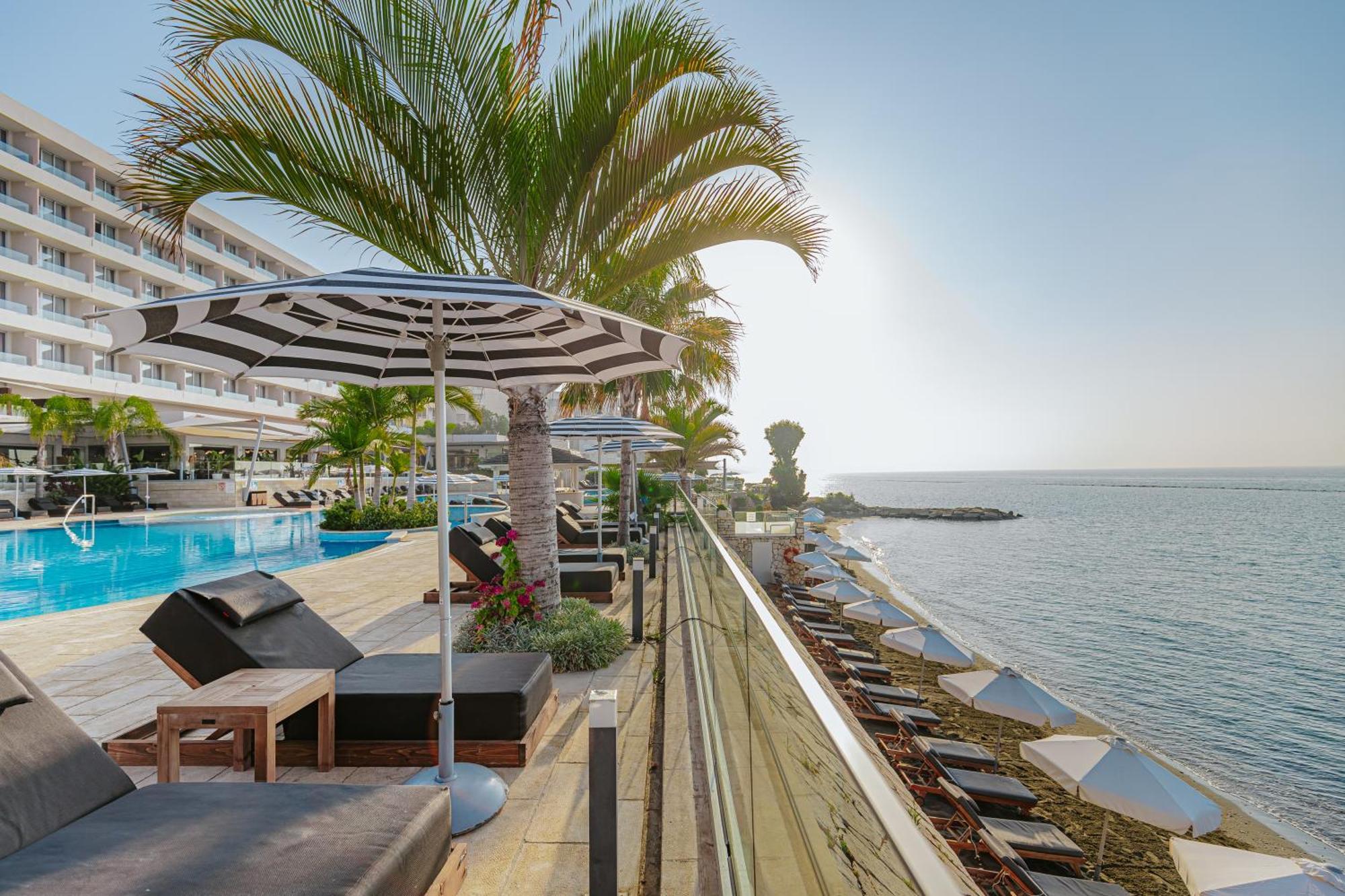 Royal Apollonia By Louis Hotels Limassol Exterior photo The beach at the hotel