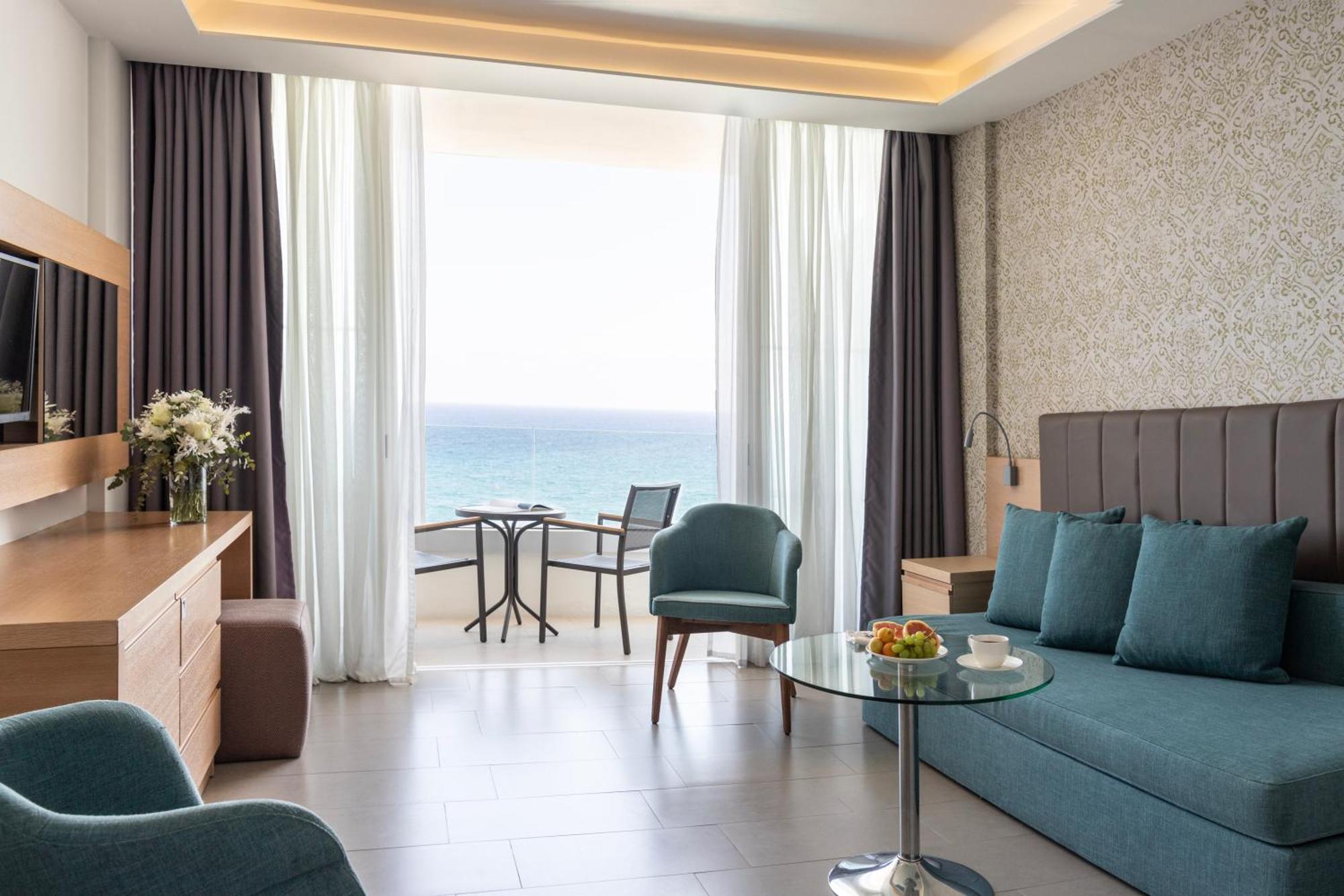 Royal Apollonia By Louis Hotels Limassol Exterior photo Suite at the hotel