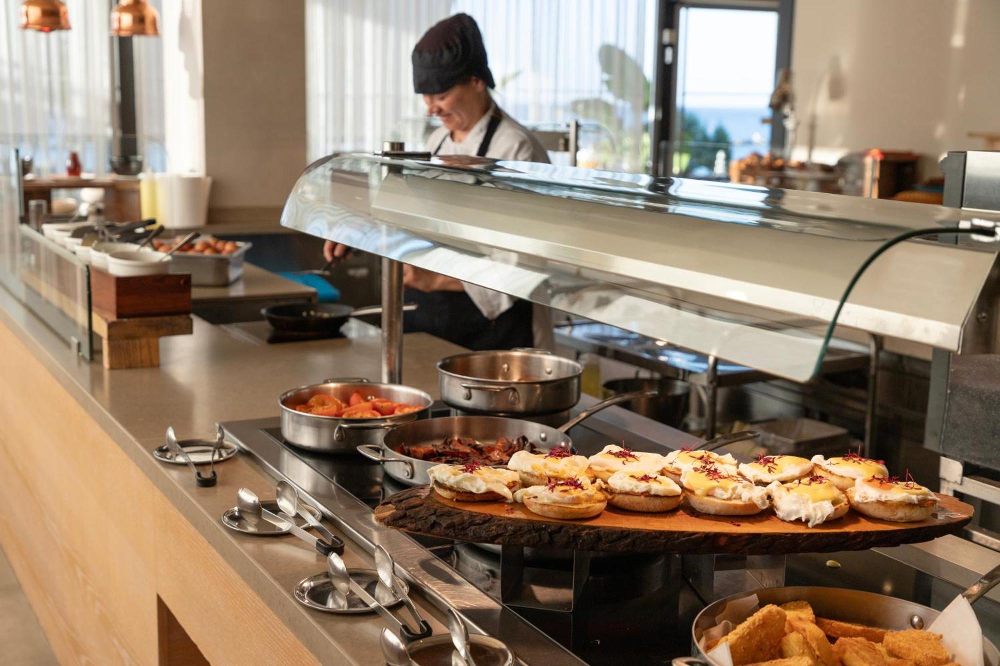 Royal Apollonia By Louis Hotels Limassol Exterior photo A hot plate at a buffet