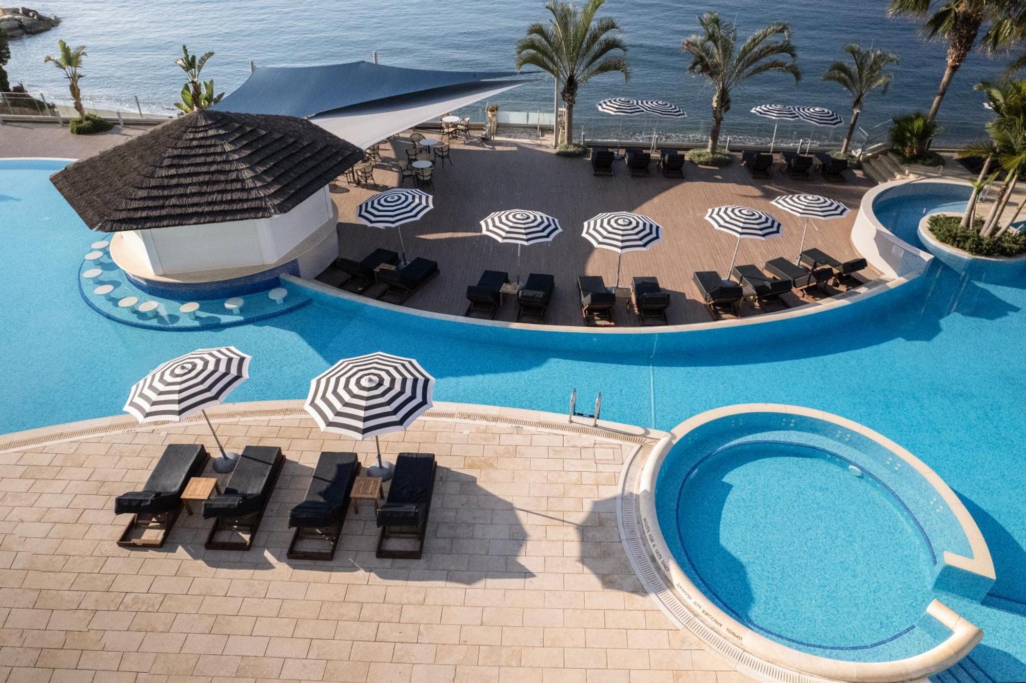 Royal Apollonia By Louis Hotels Limassol Exterior photo The pool at the hotel